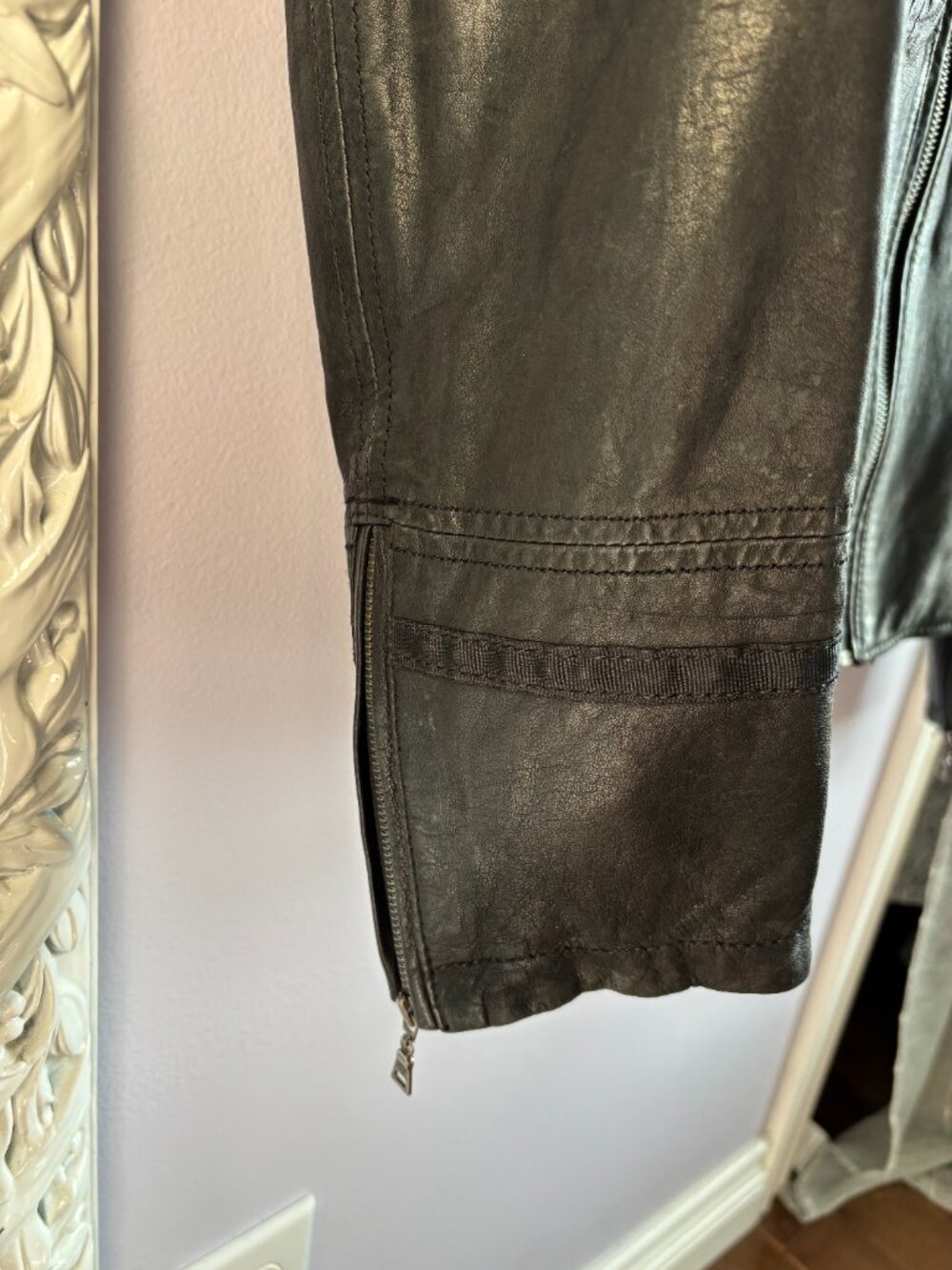 Danier Moto Leather Jacket Size Large - Picture 4 of 9